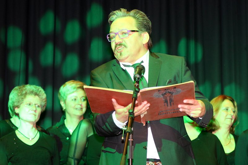 020_giftige Gesänge_Michael_Clemens_FREY